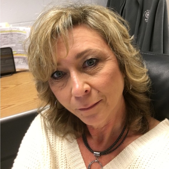 Meet your Posher, Genny - Picture 2 of 2